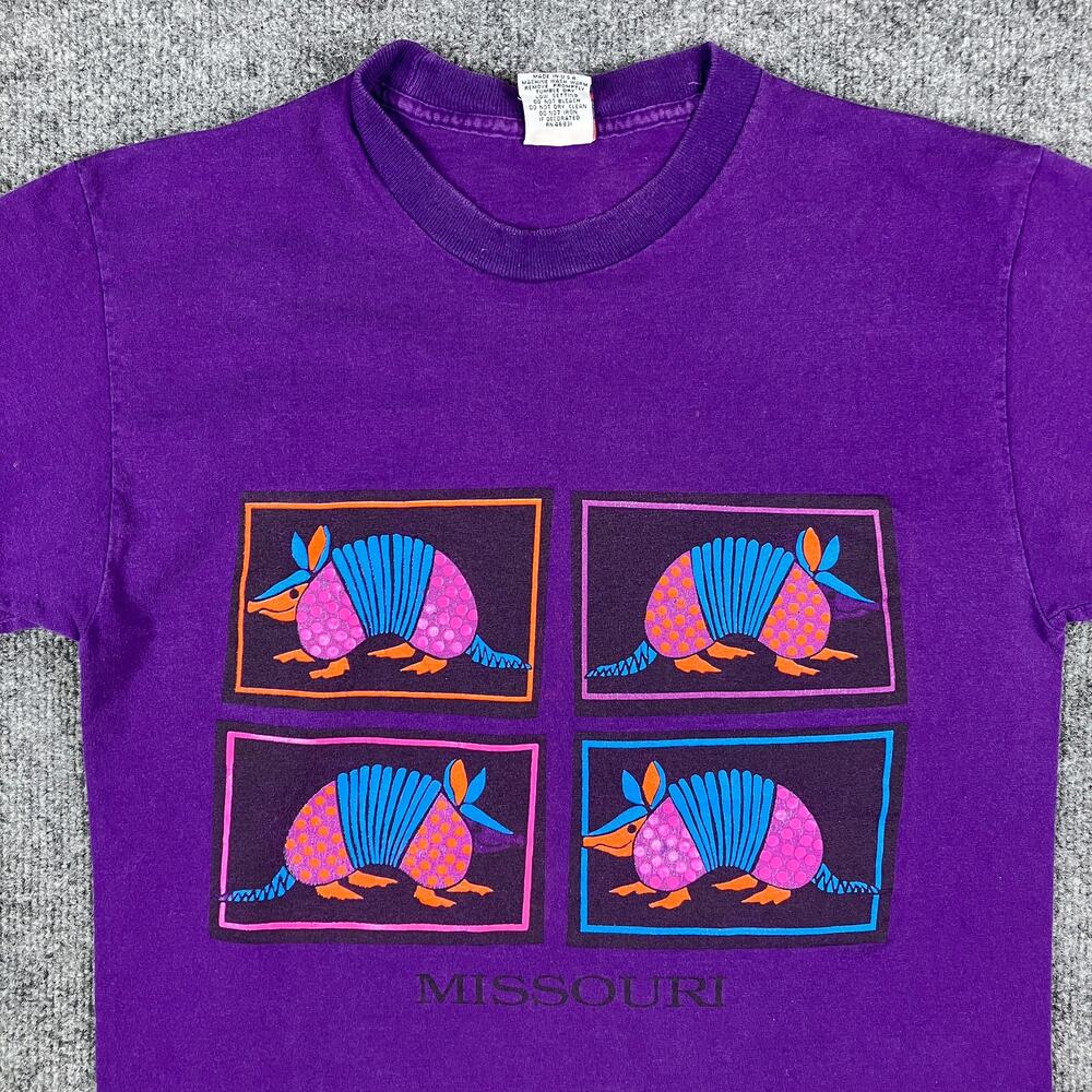 Signal T-Shirt Mens Size M Purple Missouri Armadillo Graphic Retro USA‎ Art